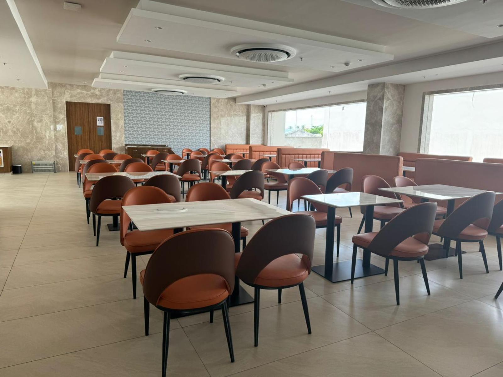 Royal Embassy Hotell Erode Exteriör bild