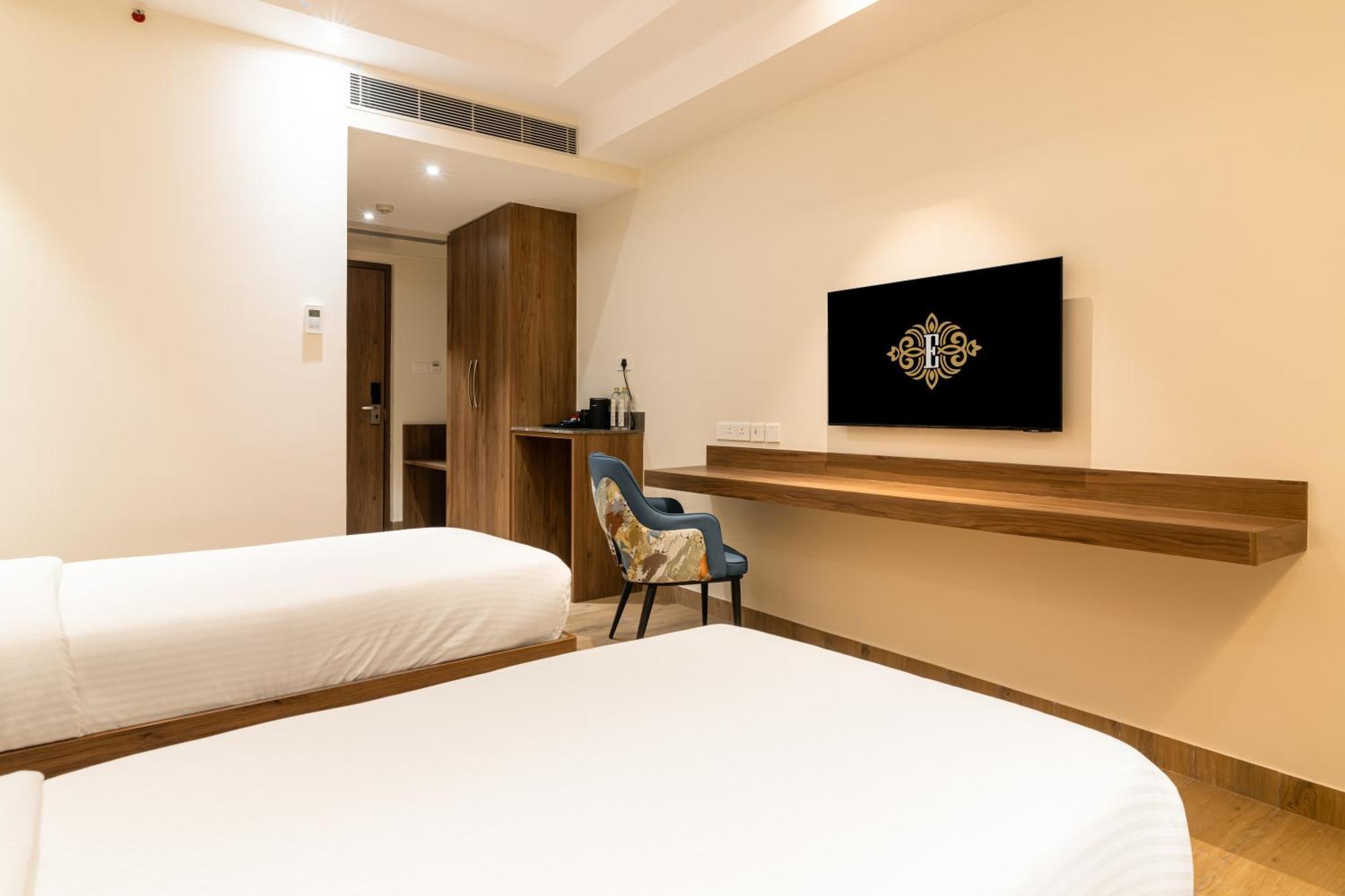 Royal Embassy Hotell Erode Exteriör bild