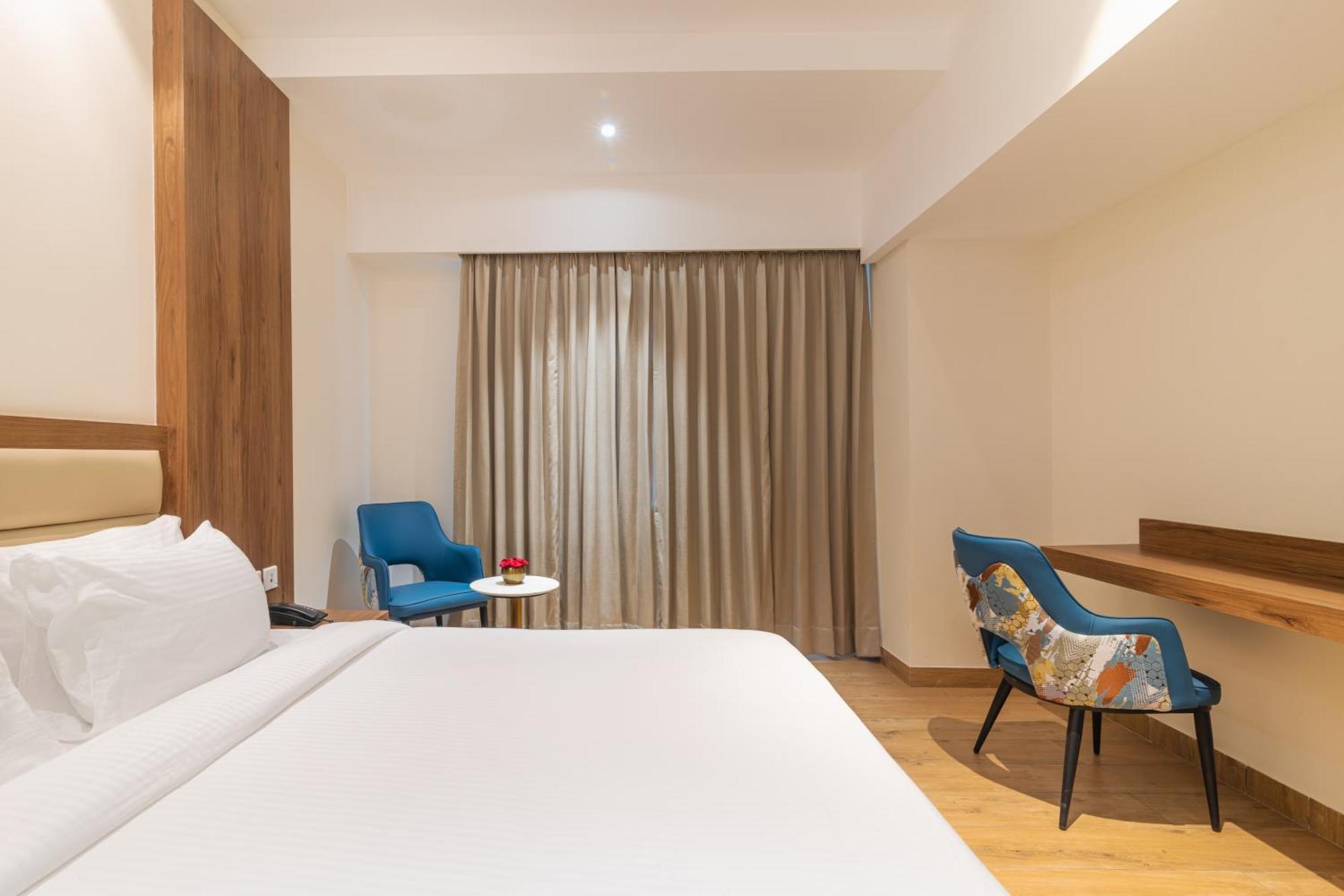 Royal Embassy Hotell Erode Exteriör bild