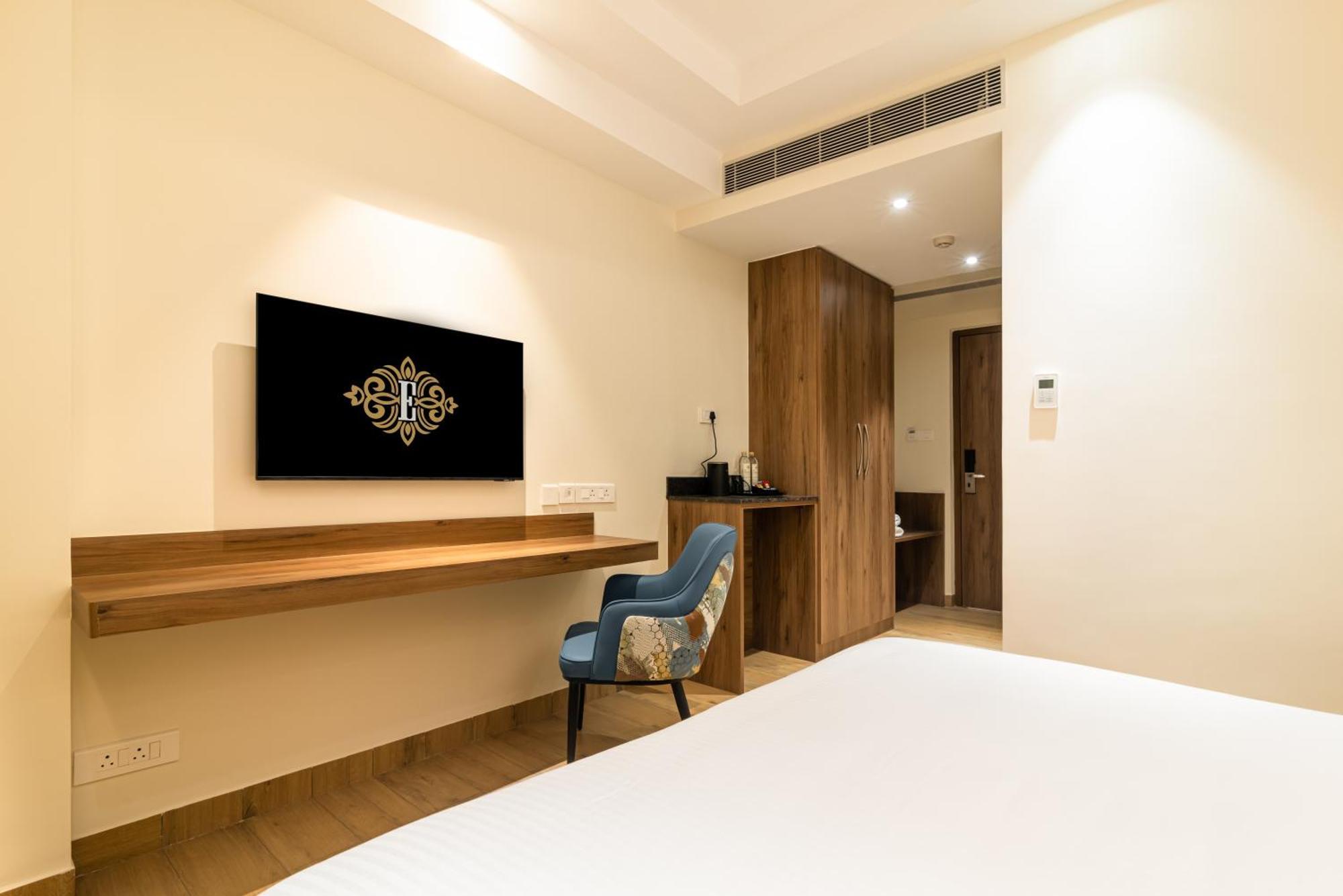 Royal Embassy Hotell Erode Exteriör bild